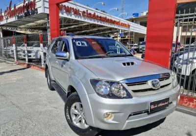 Toyota HILUX SW4 3.0 SRV 4X4 16V TURBO INTERCOOLER DIESEL 4P AUTOMÁTICO