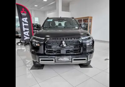 Mitsubishi triton 2.4 biturbo diesel cd katana 4x4 automático