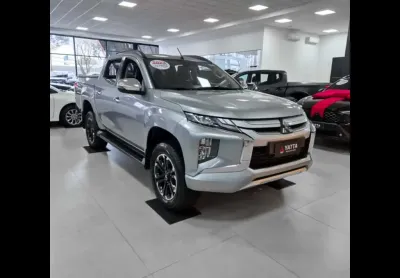 Mitsubishi l200 triton 2.4 16v turbo diesel sport hpe cd 4p 4x4 automático