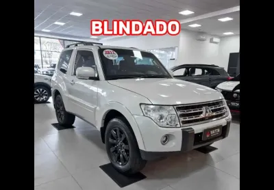 Mitsubishi PAJERO FULL 3.8 HPE 4X4 V6 24V GASOLINA 2P AUTOMÁTICO