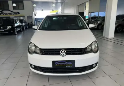 Volkswagen polo sedan 1.6 2013