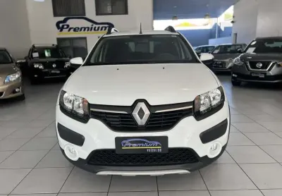 Renault sandero step 16 2015