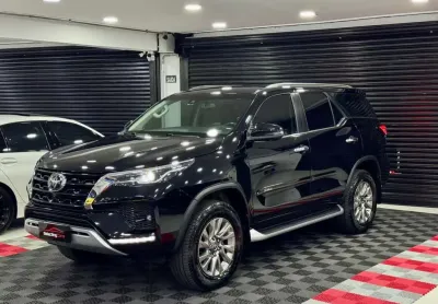 Toyota hilux sw4 srx 7 lugares garantia de fabrica