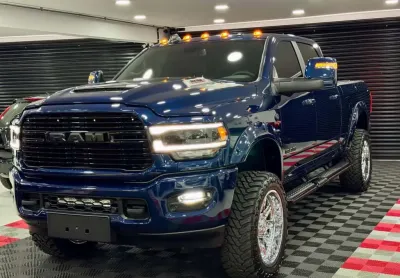 Ram 2500 night edition – impecável!