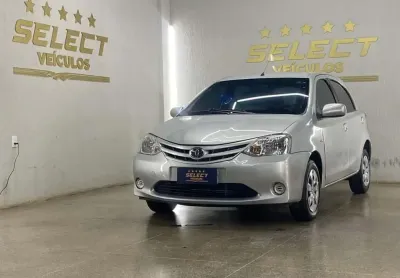 Toyota etios hb xs 2013
