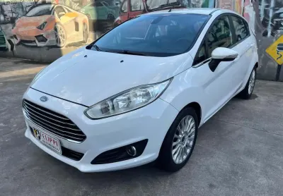Ford Fiesta TIT./TIT.Plus 1.6 16V Flex Aut.  - Branca - 2014/2015