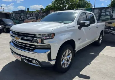 Chevrolet Silverado 3.0 V6 DURAMAX DIESEL 1500 LTZ 4WD AUTOMÁTICO - Branca - 2022/2022