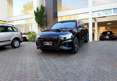 Audi q8 perf.black 3.0 tfsi quat. s-tr/(híb.)
