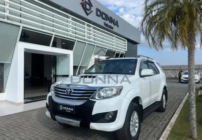 Toyota hilux sw4 i/  srv4x4 - branca - 2012/2013