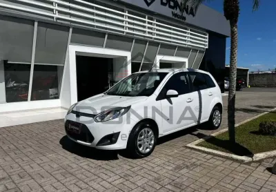 Ford fiesta se 1.6 completo - branca - 2014/2014
