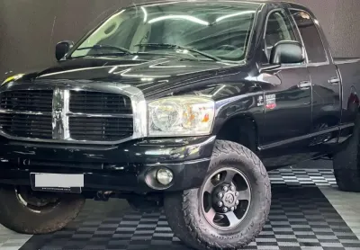 Ram 2500 à venda.
