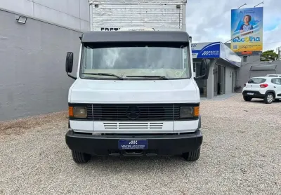 Mercedes-benz 710 2001