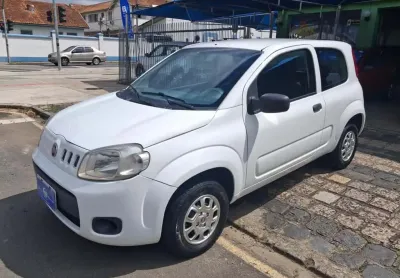 Fiat uno vivace 1.0 2015
