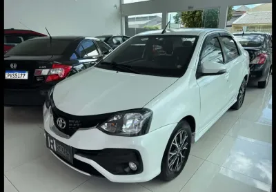 Toyota etios 1.5 platinum sedan 16v flex 4p automático
