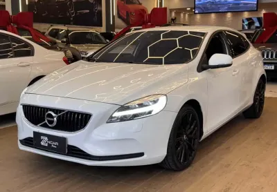 Volvo v40 2019 2.0 t4 momentum gasolina 4p automático