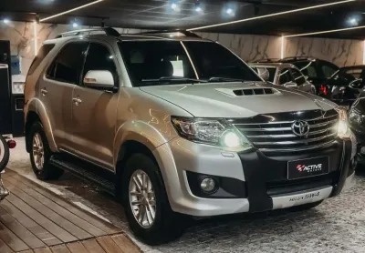 Toyota hilux sw4 srv d4-d 4x4 3.0 tdi dies. aut