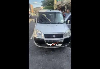 Fiat doblo essence 1.8 flex 16v 5p - prata - 2015/2016