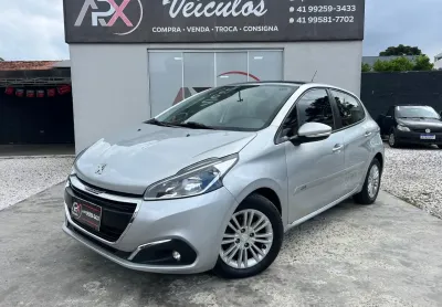 Peugeot  208 allure 1.6 automatico, ano 2017 excelente conforto e segurança.