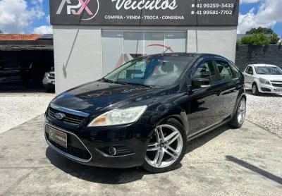  Ford Focus 2.0 16V, ano 2009. Conforto, potência e estabilidade em um só carro!