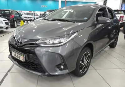 Toyota yaris xls 1.5 flex 16v 5p aut.  - cinza - 2022/2023