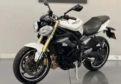 Triumph street triple 675r 2015