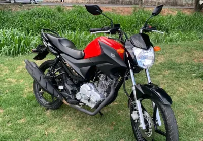 Moto super conservada, unica dona com apenas 10.000 kms originais, acompanha manual e chave reserva