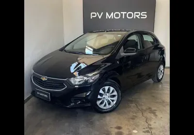 Chevrolet onix 1.4at lt - preta - 2017/2018