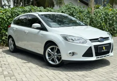 Ford focus 2.0 16v/se/se plus flex 5p aut.  - branca - 2014/2015