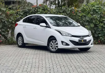 Hyundai hb20s c.style/c.plus1.6 flex 16v aut. 4p  - branca - 2014/2014