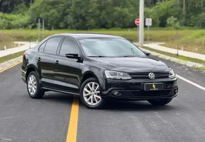 Volkswagen jetta comfortline 2.0 t.flex 8v 4p tipt.  - preta - 2011/2011