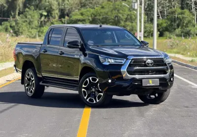 Toyota hilux cd srx 2.8 aut - preta - 2022/2022
