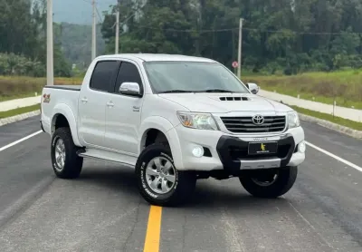 Toyota hilux cd srv d4-d 4x4 3.0 tdi diesel aut  - branca - 2012/2012
