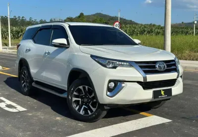 Toyota hilux sw4 i/  swsrxa4fd - branca - 2016/2017