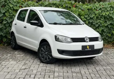 Volkswagen fox 1.0 - branca - 2013/2014