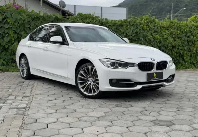 BMW 320i Sport 2.0 Turbo - Branca - 2013/2014