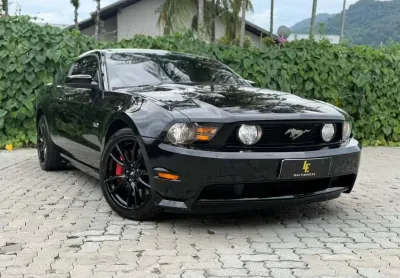Ford Mustang /  GTPREMIUM - Preta - 2011/2012