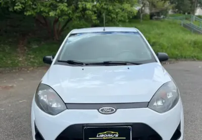 Veículo:  ford fiesta 1.0 ano modelo:  2013 valor: r$ 27.900,00  completo;  4 pneus novos;