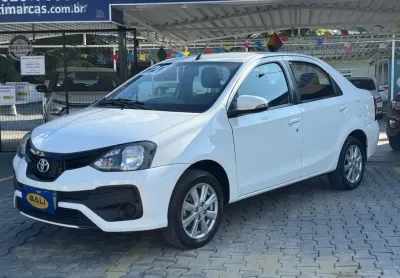 Toyota etios x plus sedan 1.5 flex 16v 4p aut.  - branca - 2019/2020