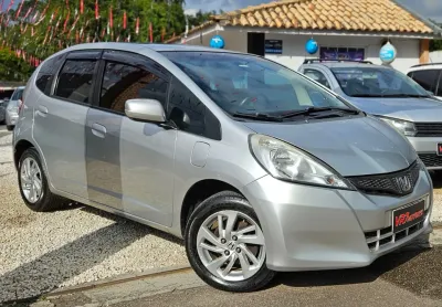 Honda fit dx 1.4 flex muito bem cuidado!