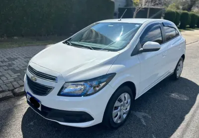 43.900,00 / onix lt flex 1.4 2013 branca completo impecavel