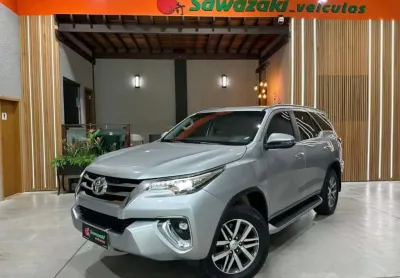 Toyota hilux sw4 2.8 d-4d turbo diesel srx 7l 4x4 automático