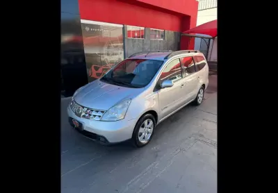 Nissan livina 7 lugares sl flex aut. 2010 - prata - 2009/2010