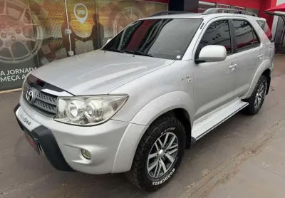 Toyota hilux sw4 sw4 sr flex aut 2010 7 lugares - prata - 2010/2010