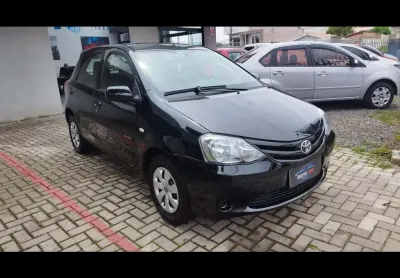 Toyota etios hb xs 2013