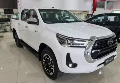 Toyota hilux srx 2.8 d-4d tbo diesel cd 4x4 aut.okm2025