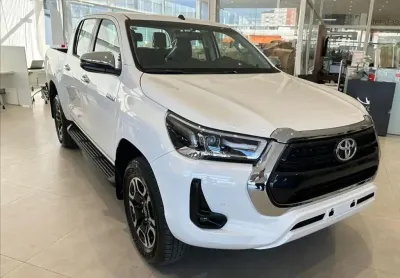 Toyota Hilux Srv Led 2.8 D-4d Tbo Diesel Cd 4x4 Aut.okm2025