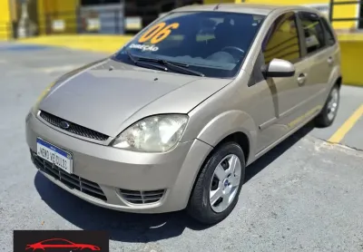 Fiesta 1.6 com direção 