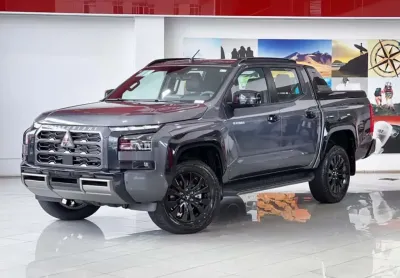 Mitsubishi TRITON 2.4 BITURBO DIESEL CD KATANA 4X4 AUTOMÁTICO