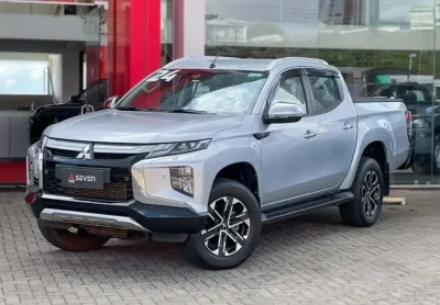 Mitsubishi l200 triton 2.4 16v turbo diesel sport hpe-s cd 4p 4x4 automático