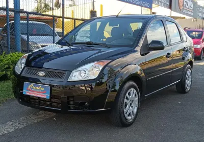 Impecável ford fiesta sedan 1.0 8v completo com ar condicionado, direção hidráulica, vidros elétrico